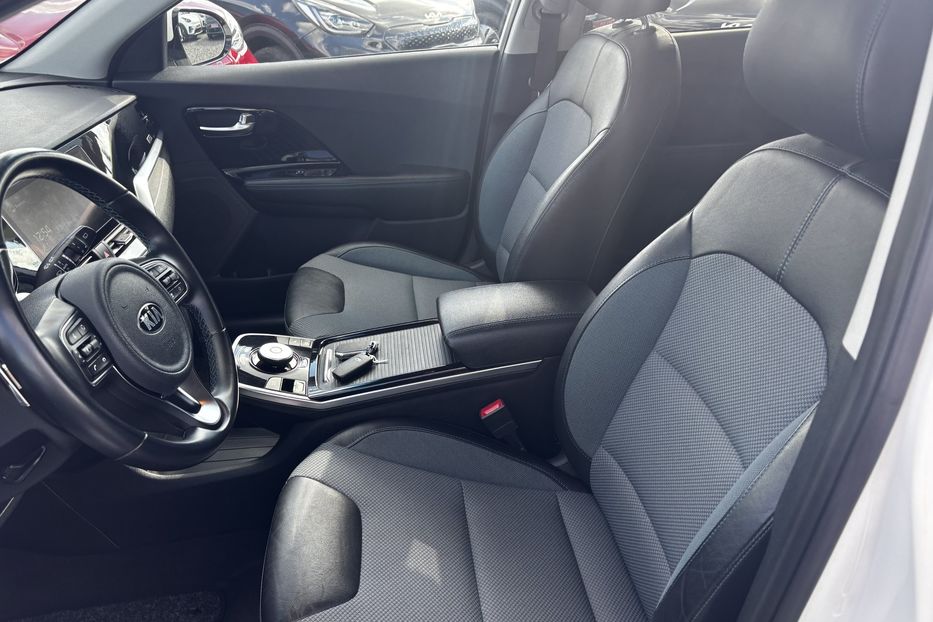 Продам Kia Niro 64 kwt 2021 года в Львове