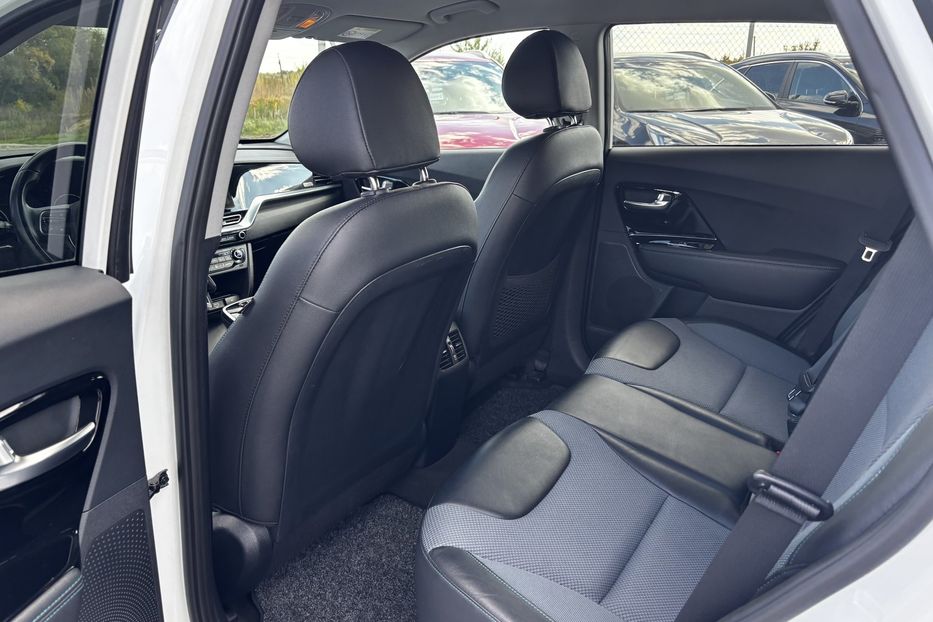 Продам Kia Niro 64 kwt 2021 года в Львове