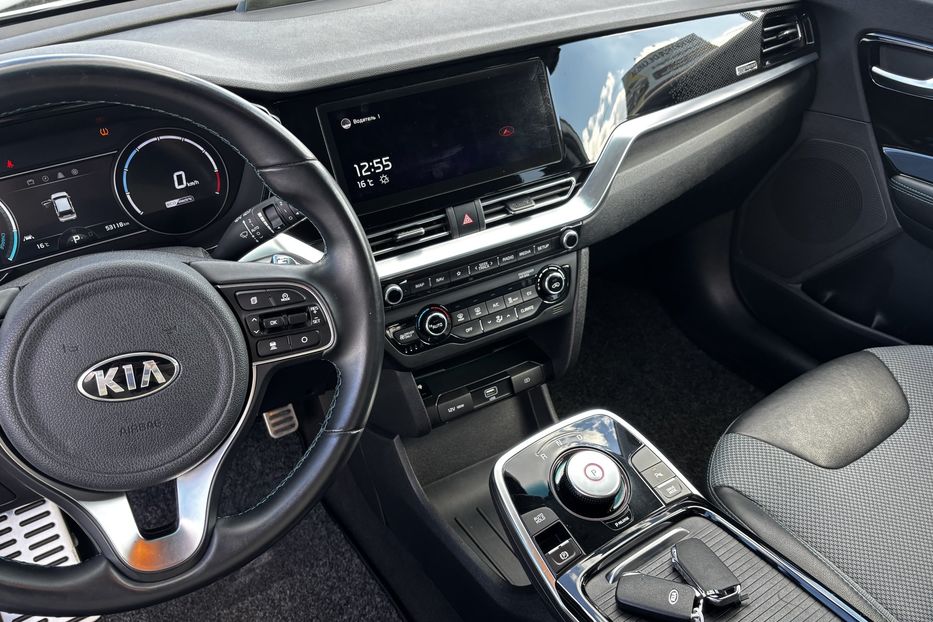 Продам Kia Niro 64 kwt 2021 года в Львове