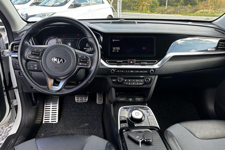 Продам Kia Niro 64 kwt 2021 года в Львове