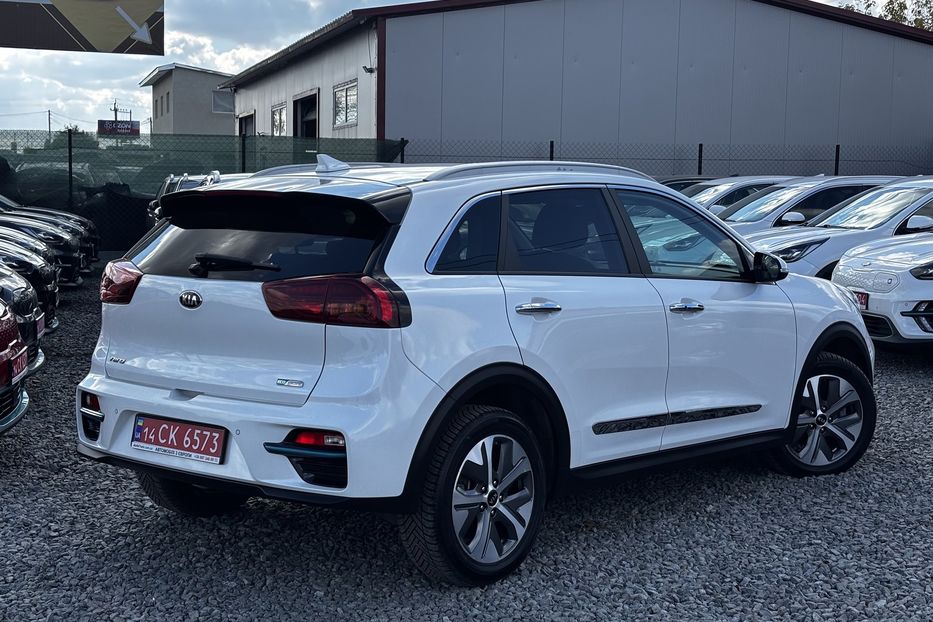 Продам Kia Niro 64 kwt 2021 года в Львове