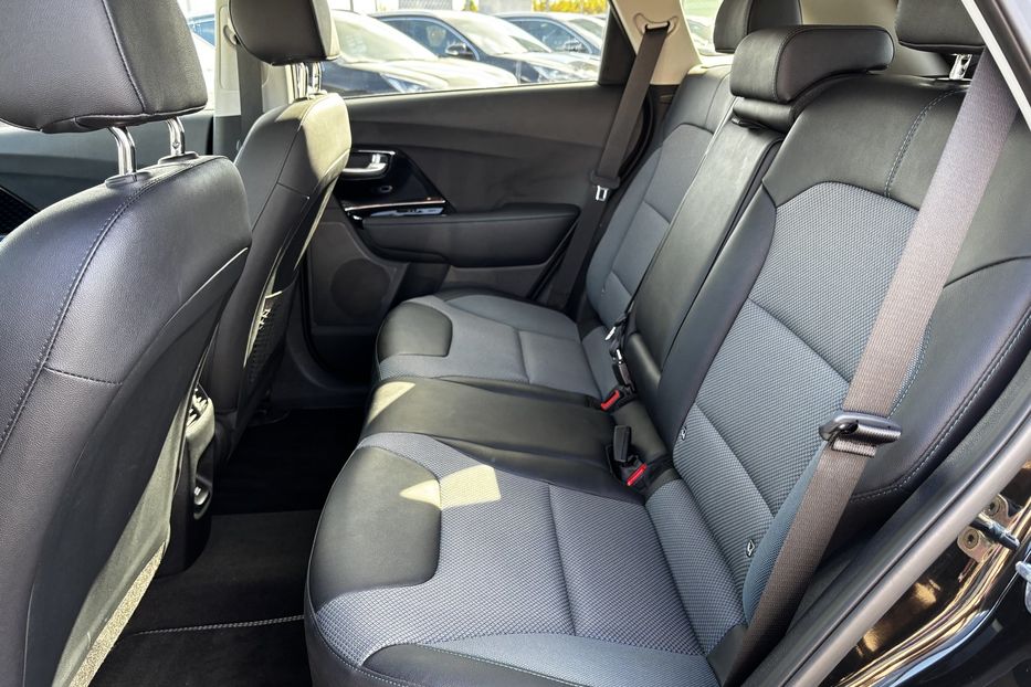 Продам Kia Niro 64 KW авто у Львові  2022 года в Львове