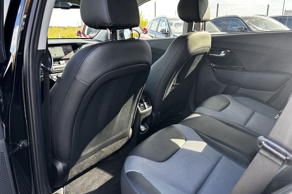Продам Kia Niro 64 KW авто у Львові  2022 года в Львове