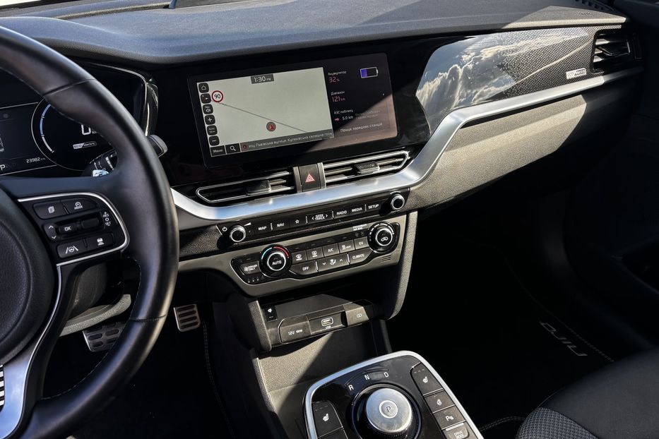 Продам Kia Niro 64 KW авто у Львові  2022 года в Львове