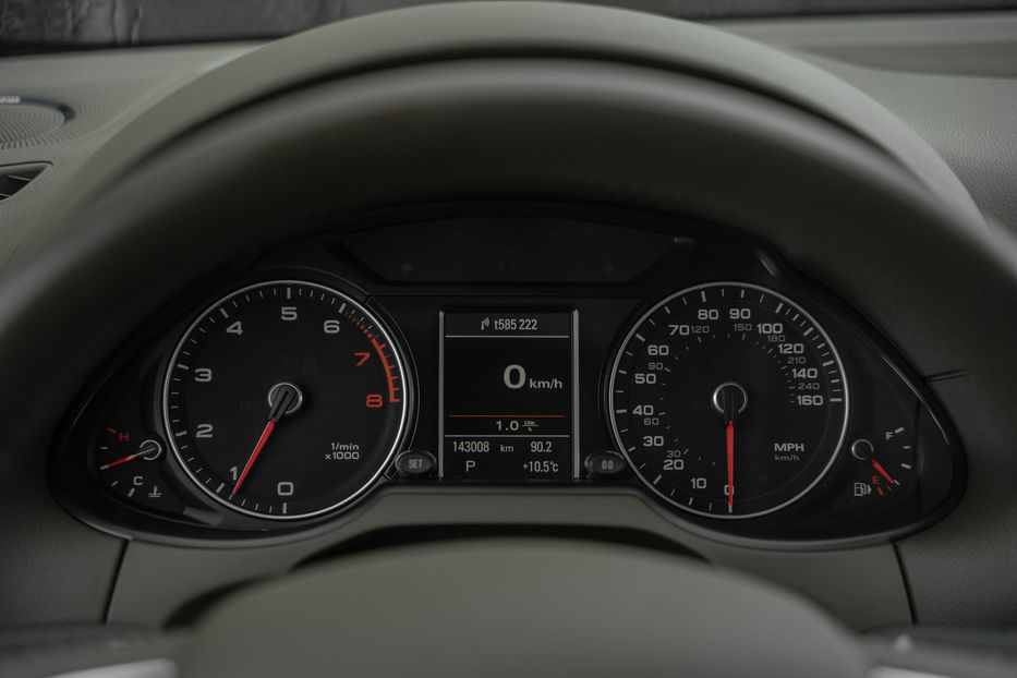 Продам Audi Q5 Premium Plus 2015 года в Черновцах