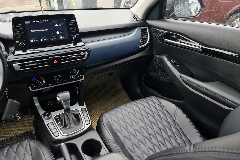 Продам Kia Sportage Seltos 2021 года в Киеве