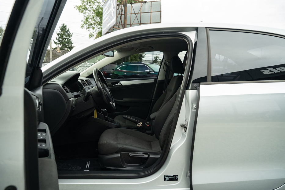 Продам Volkswagen Jetta 2012 года в Черновцах