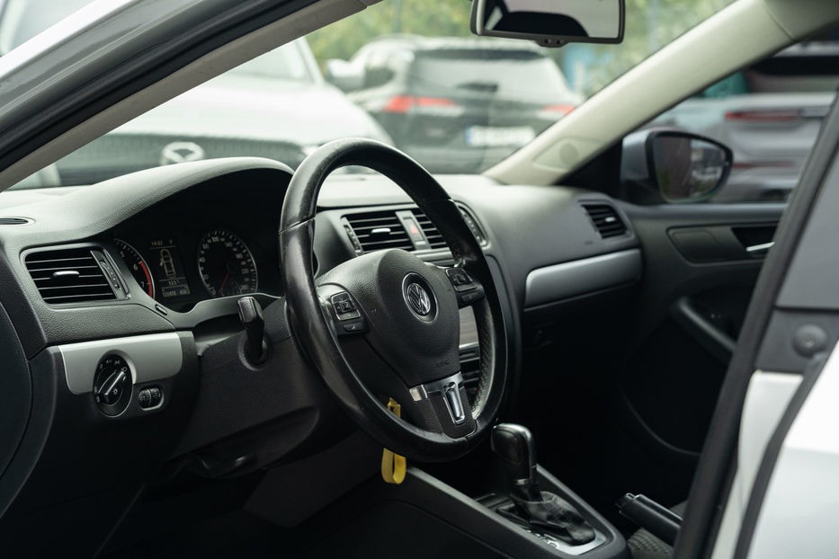 Продам Volkswagen Jetta 2012 года в Черновцах
