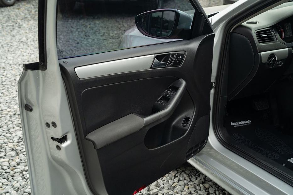 Продам Volkswagen Jetta 2012 года в Черновцах