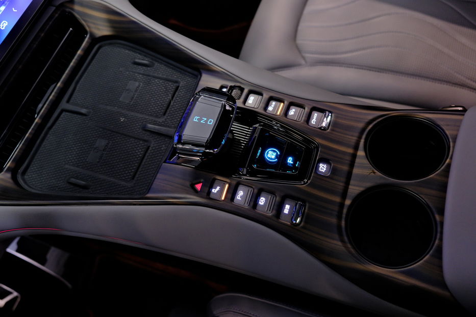 Продам BYD Tang  Denza N7 2024 года в Одессе