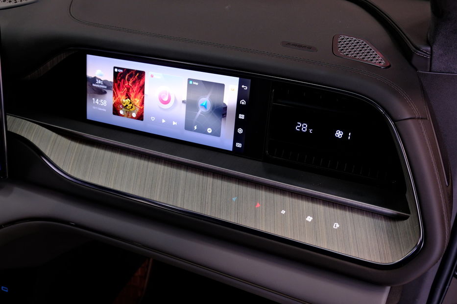 Продам BYD Tang  Denza N7 2024 года в Одессе