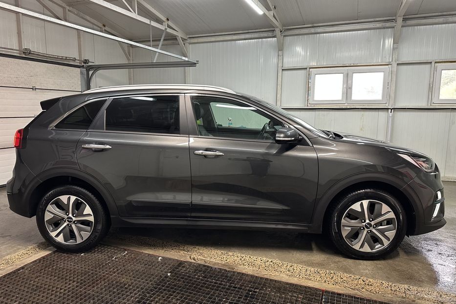 Продам Kia Niro  64 кВт Макс. комплектація 2022 года в Львове
