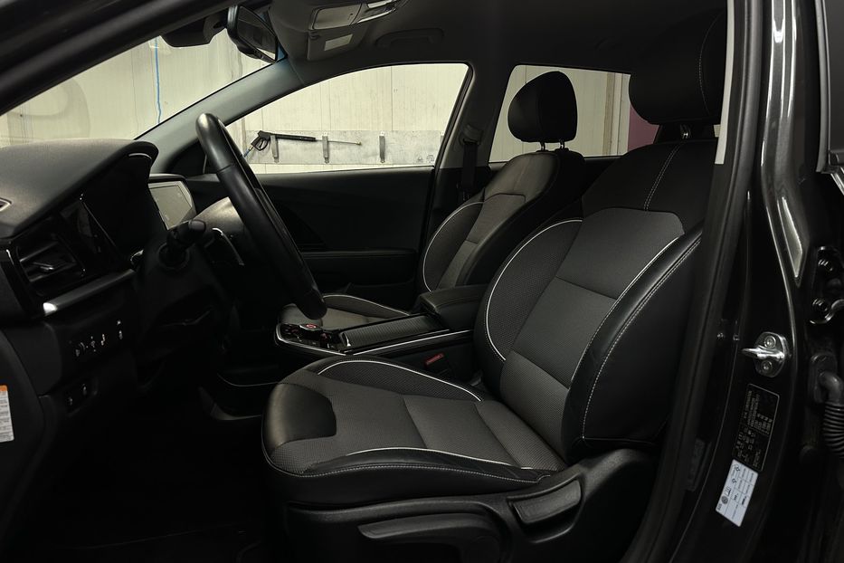 Продам Kia Niro  64 кВт Макс. комплектація 2022 года в Львове