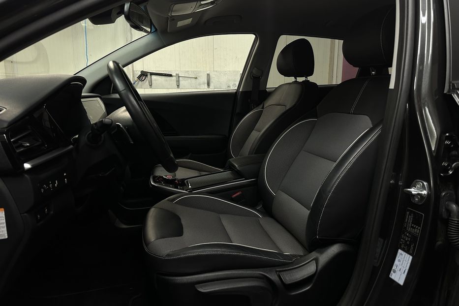 Продам Kia Niro  64 кВт Макс. комплектація 2022 года в Львове
