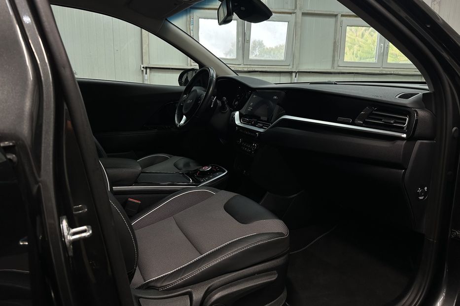 Продам Kia Niro  64 кВт Макс. комплектація 2022 года в Львове
