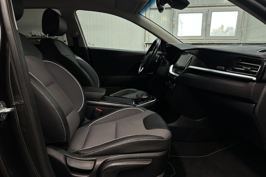 Продам Kia Niro  64 кВт Макс. комплектація 2022 года в Львове