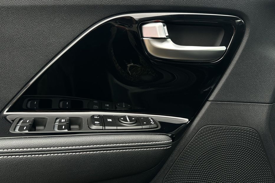 Продам Kia Niro  64 кВт Макс. комплектація 2022 года в Львове