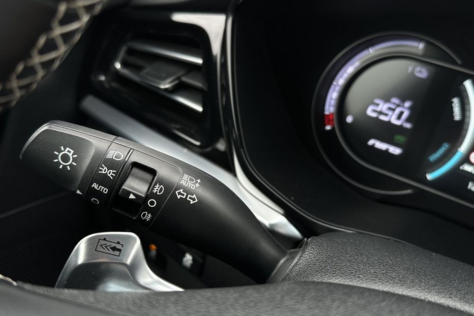 Продам Kia Niro  64 кВт Макс. комплектація 2022 года в Львове