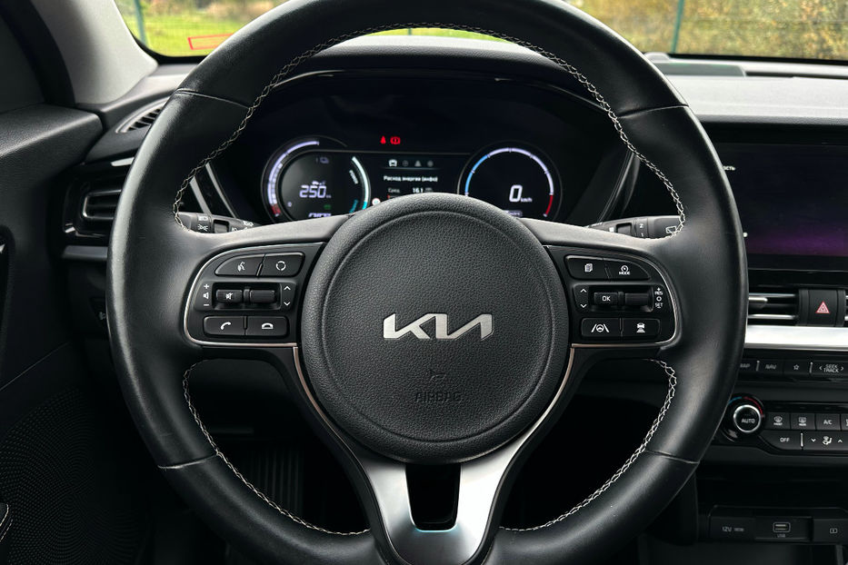 Продам Kia Niro  64 кВт Макс. комплектація 2022 года в Львове