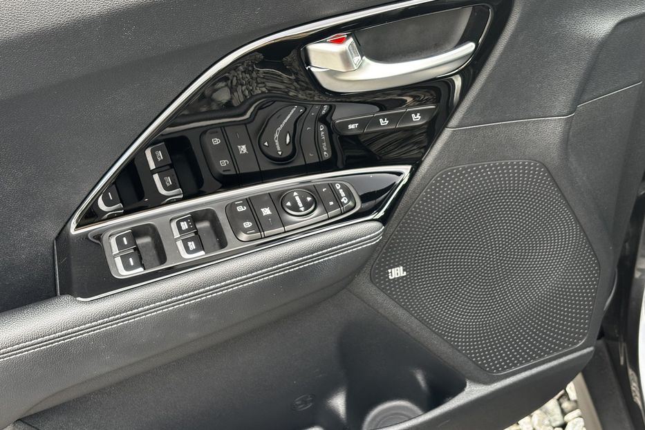 Продам Kia Niro 64КВТ авто у Львові  2020 года в Львове