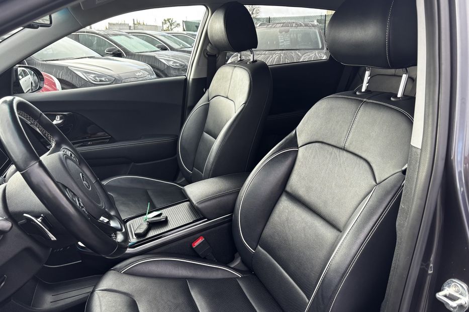 Продам Kia Niro 64КВТ авто у Львові  2020 года в Львове