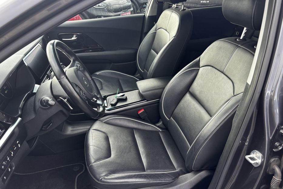 Продам Kia Niro 64КВТ авто у Львові  2020 года в Львове