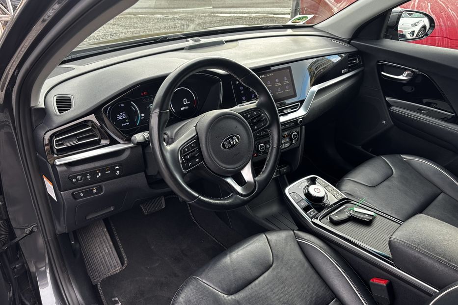 Продам Kia Niro 64КВТ авто у Львові  2020 года в Львове