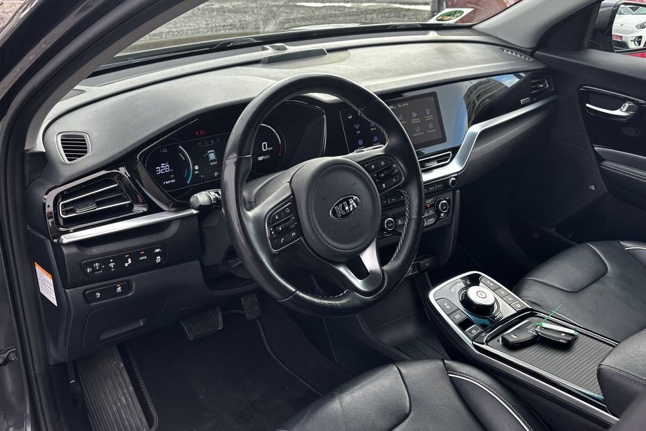 Продам Kia Niro 64КВТ авто у Львові  2020 года в Львове