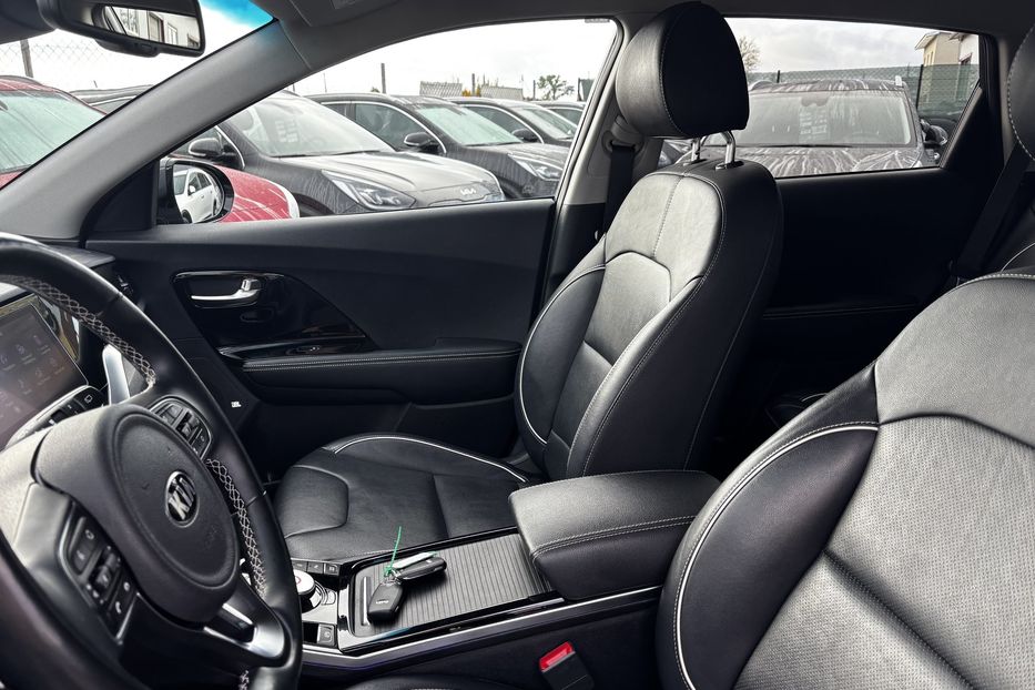 Продам Kia Niro 64КВТ авто у Львові  2020 года в Львове