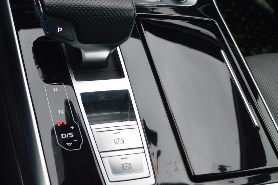 Продам Audi Q8 2019 года в Одессе
