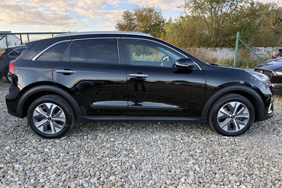 Продам Kia Niro  64кВт Макс.комплектація! ЛЮК! 2021 года в Львове