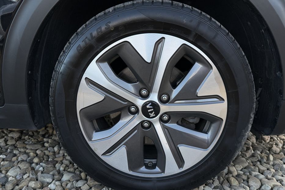 Продам Kia Niro  64кВт Макс.комплектація! ЛЮК! 2021 года в Львове