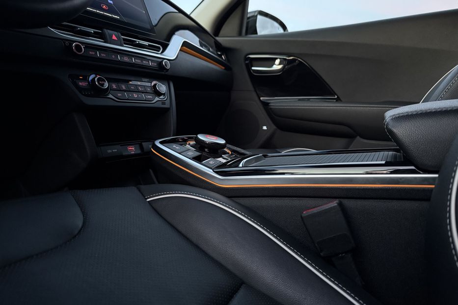 Продам Kia Niro  64кВт Макс.комплектація! ЛЮК! 2021 года в Львове