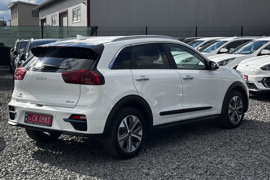 Продам Kia Niro 64 кВт  2022 года в Львове