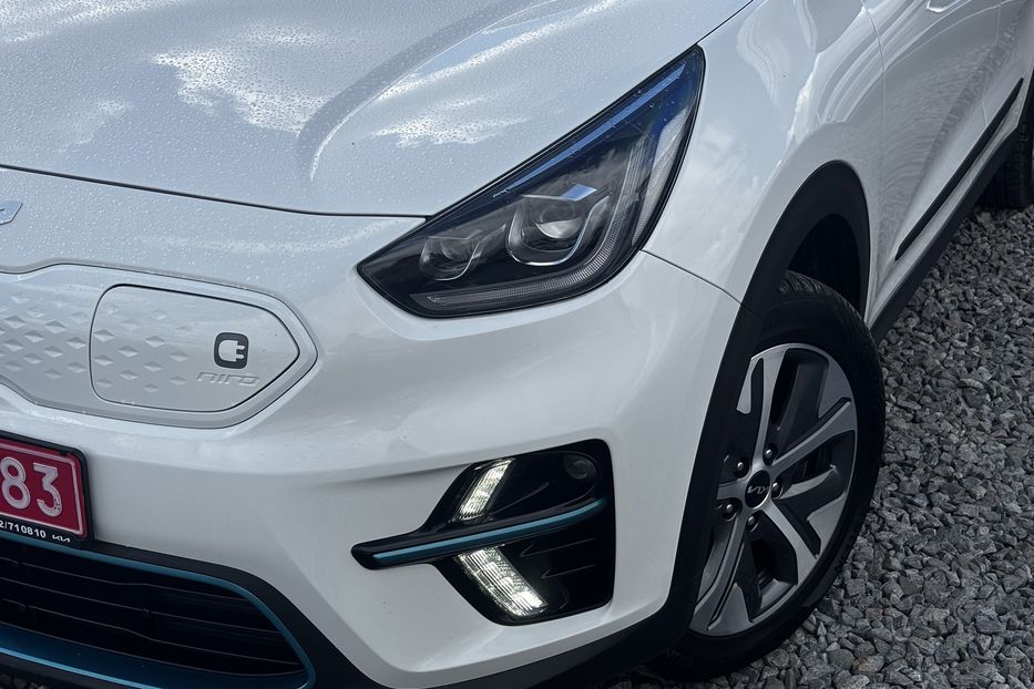Продам Kia Niro 64 кВт  2022 года в Львове