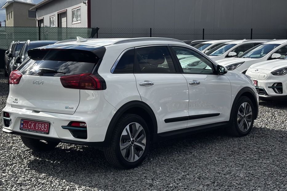 Продам Kia Niro 64 кВт  2022 года в Львове