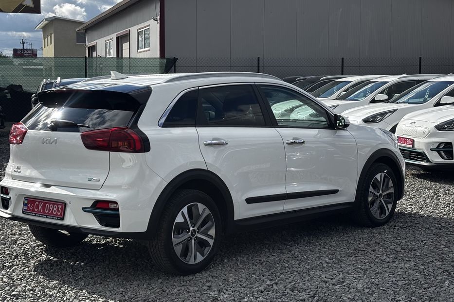 Продам Kia Niro 64 кВт  2022 года в Львове