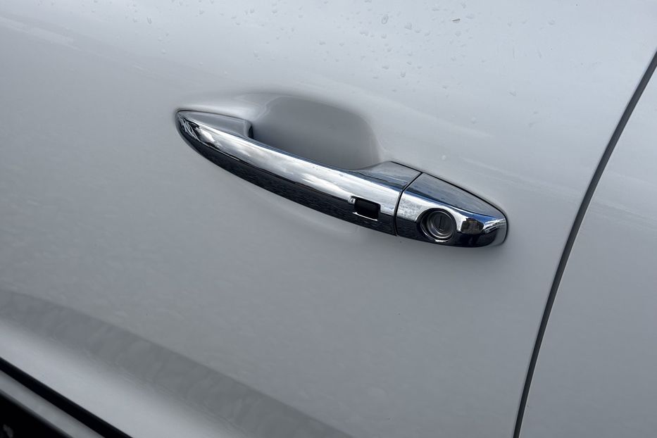 Продам Kia Niro 64 кВт  2022 года в Львове