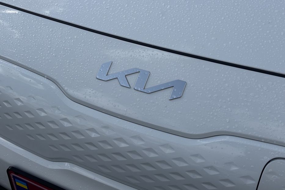 Продам Kia Niro 64 кВт  2022 года в Львове