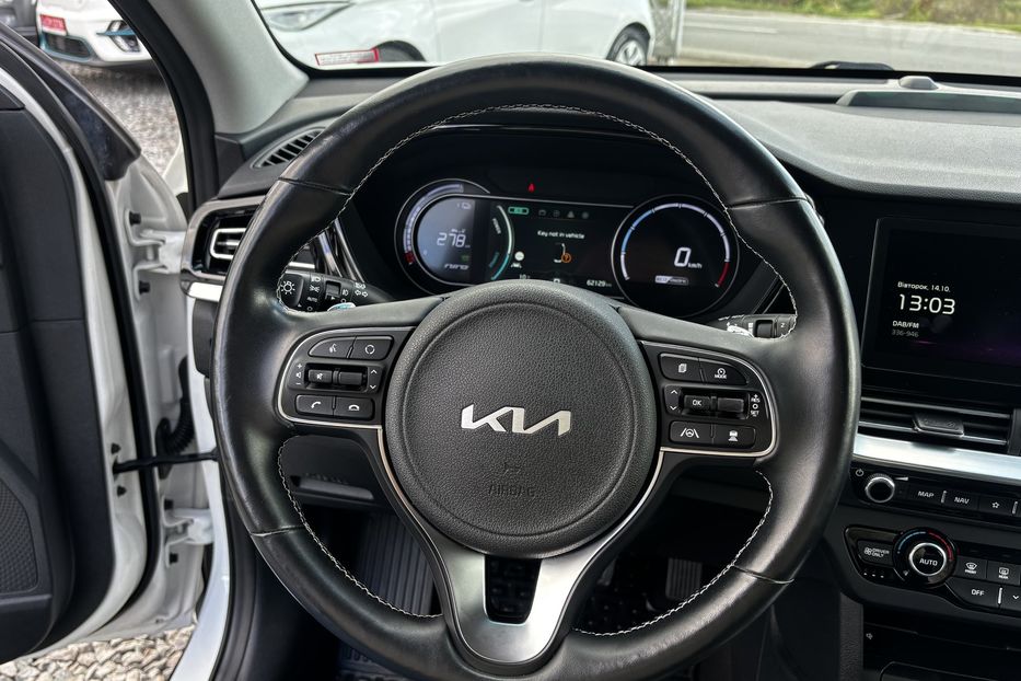 Продам Kia Niro 64 кВт  2022 года в Львове