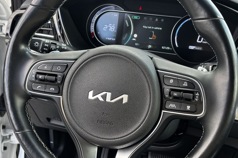 Продам Kia Niro 64 кВт  2022 года в Львове