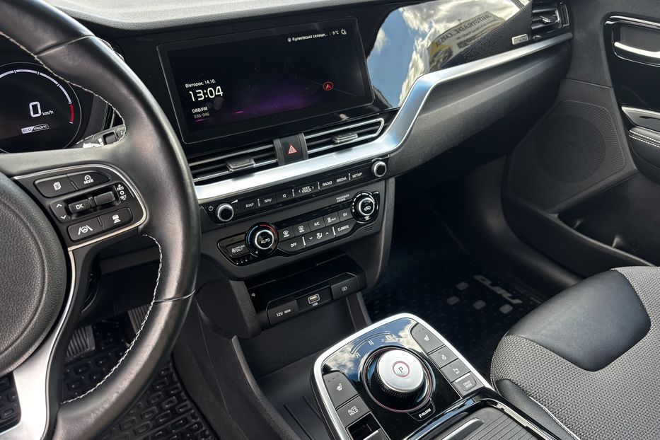 Продам Kia Niro 64 кВт  2022 года в Львове