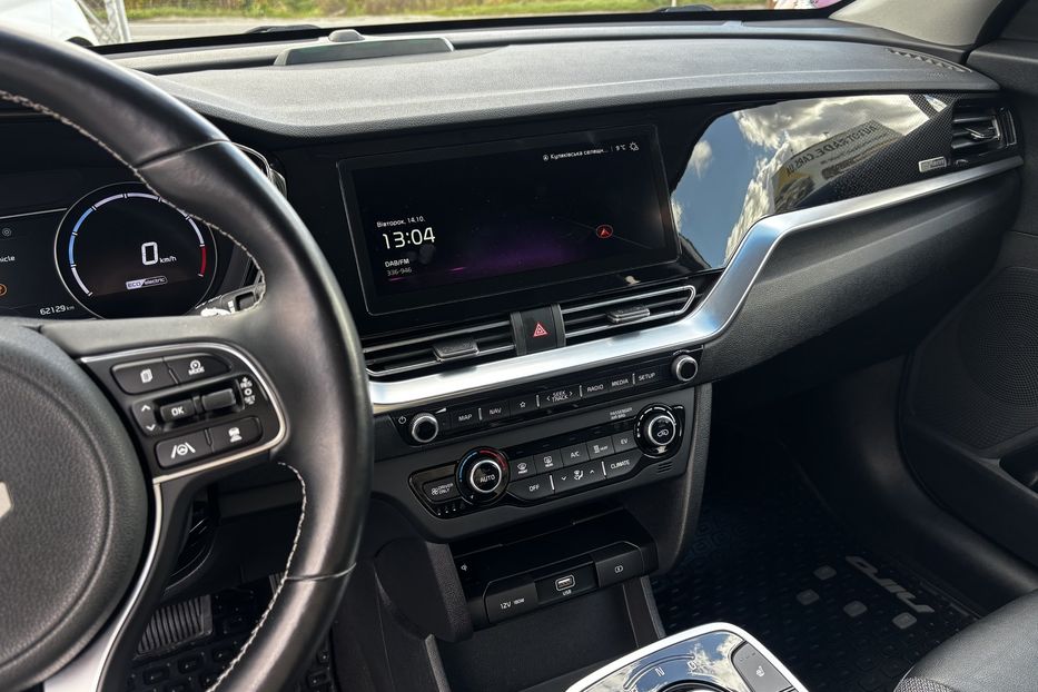 Продам Kia Niro 64 кВт  2022 года в Львове