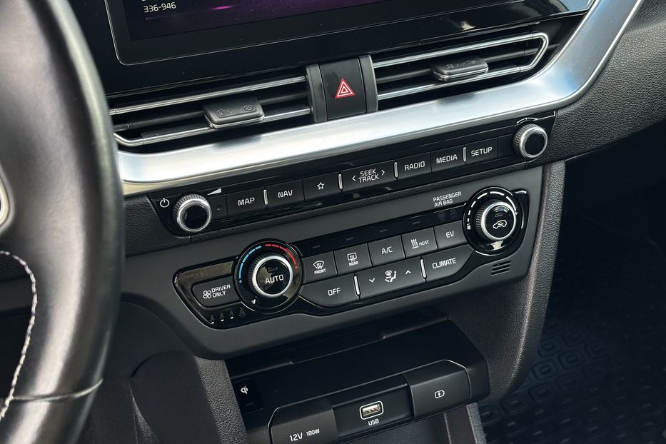 Продам Kia Niro 64 кВт  2022 года в Львове