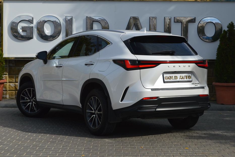 Продам Lexus NX 300 350H 2022 года в Одессе