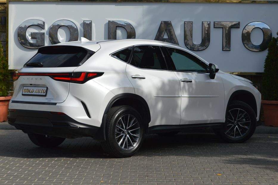 Продам Lexus NX 300 350H 2022 года в Одессе