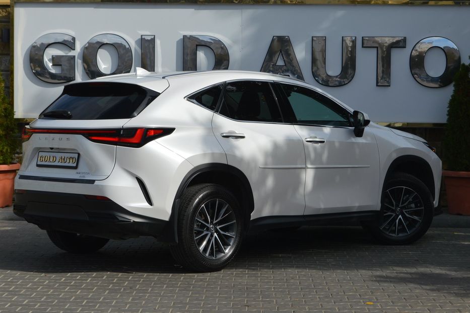 Продам Lexus NX 300 350H 2022 года в Одессе