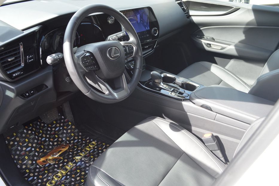 Продам Lexus NX 300 350H 2022 года в Одессе