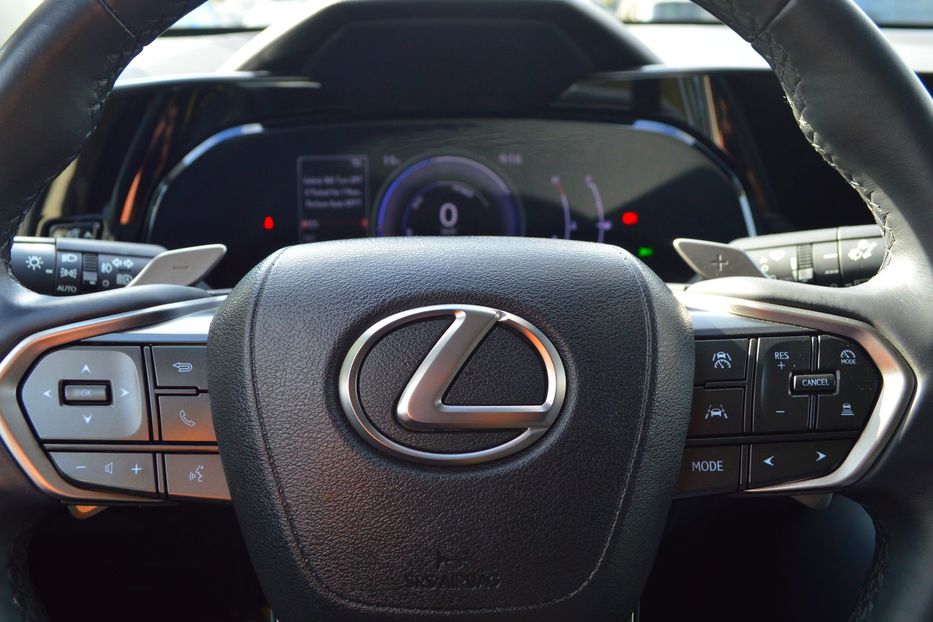 Продам Lexus NX 300 350H 2022 года в Одессе