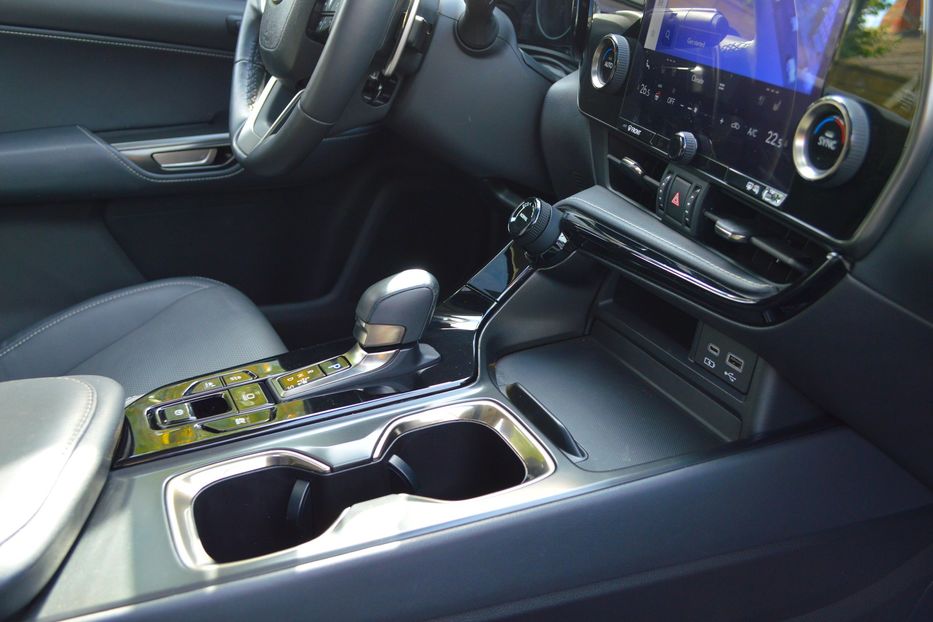 Продам Lexus NX 300 350H 2022 года в Одессе